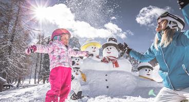 freizeit-winter-schneemannfamilie-01-m-kottersteger